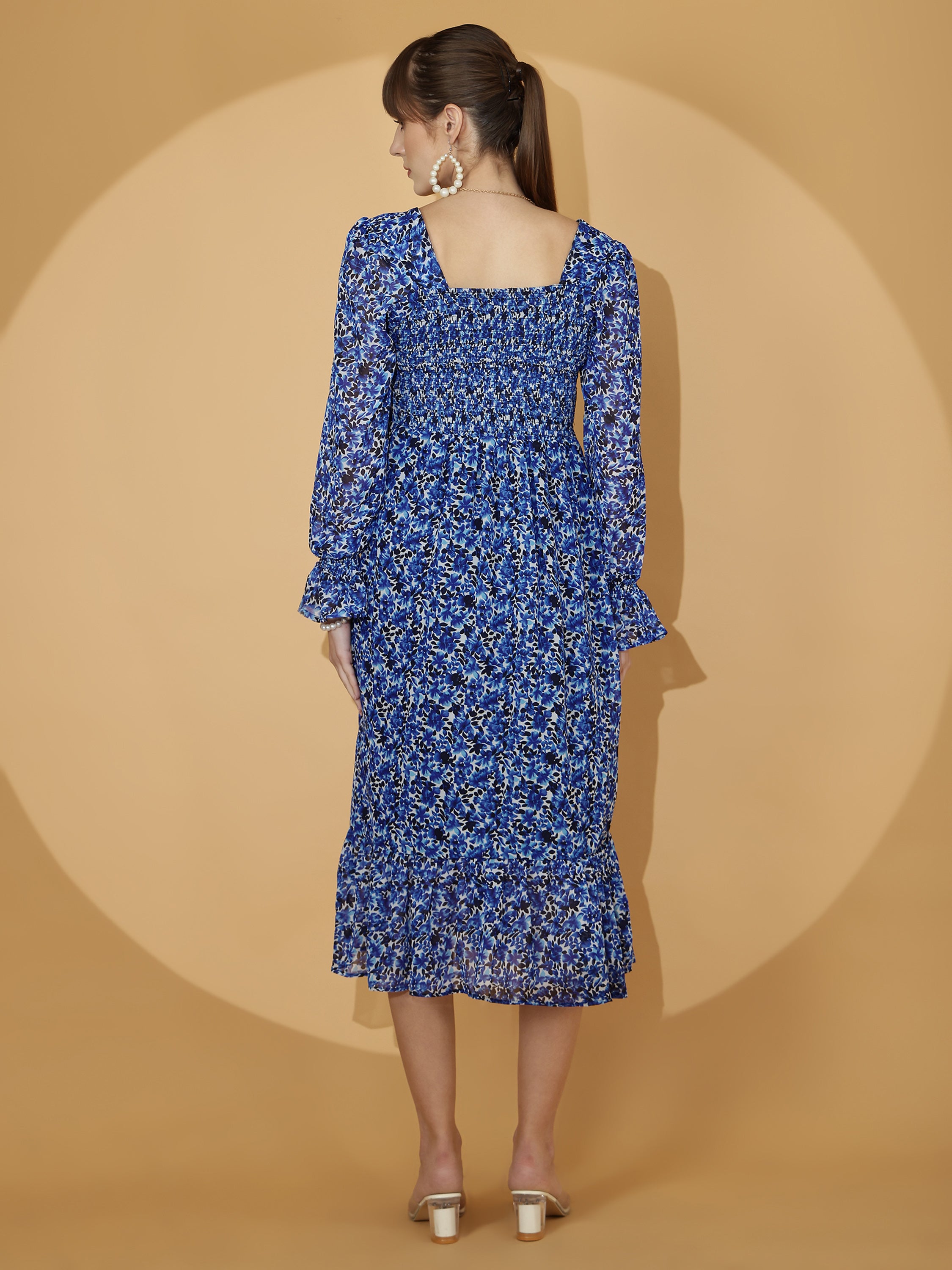Blue Floral Printed Sweetheart Neck Midi Dress