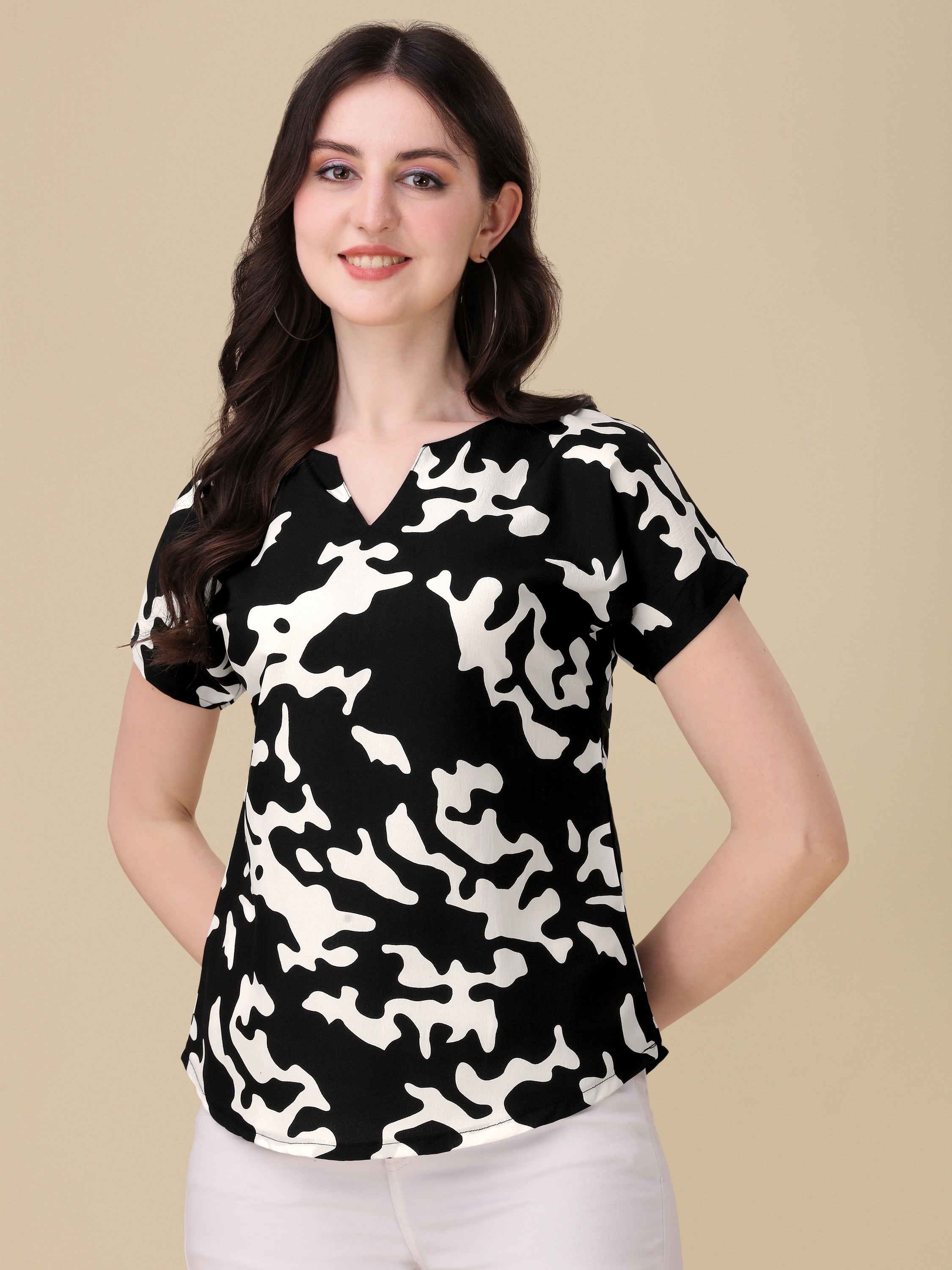 Regular Fit V-Neck Regular Sleeves Printed Women Top
