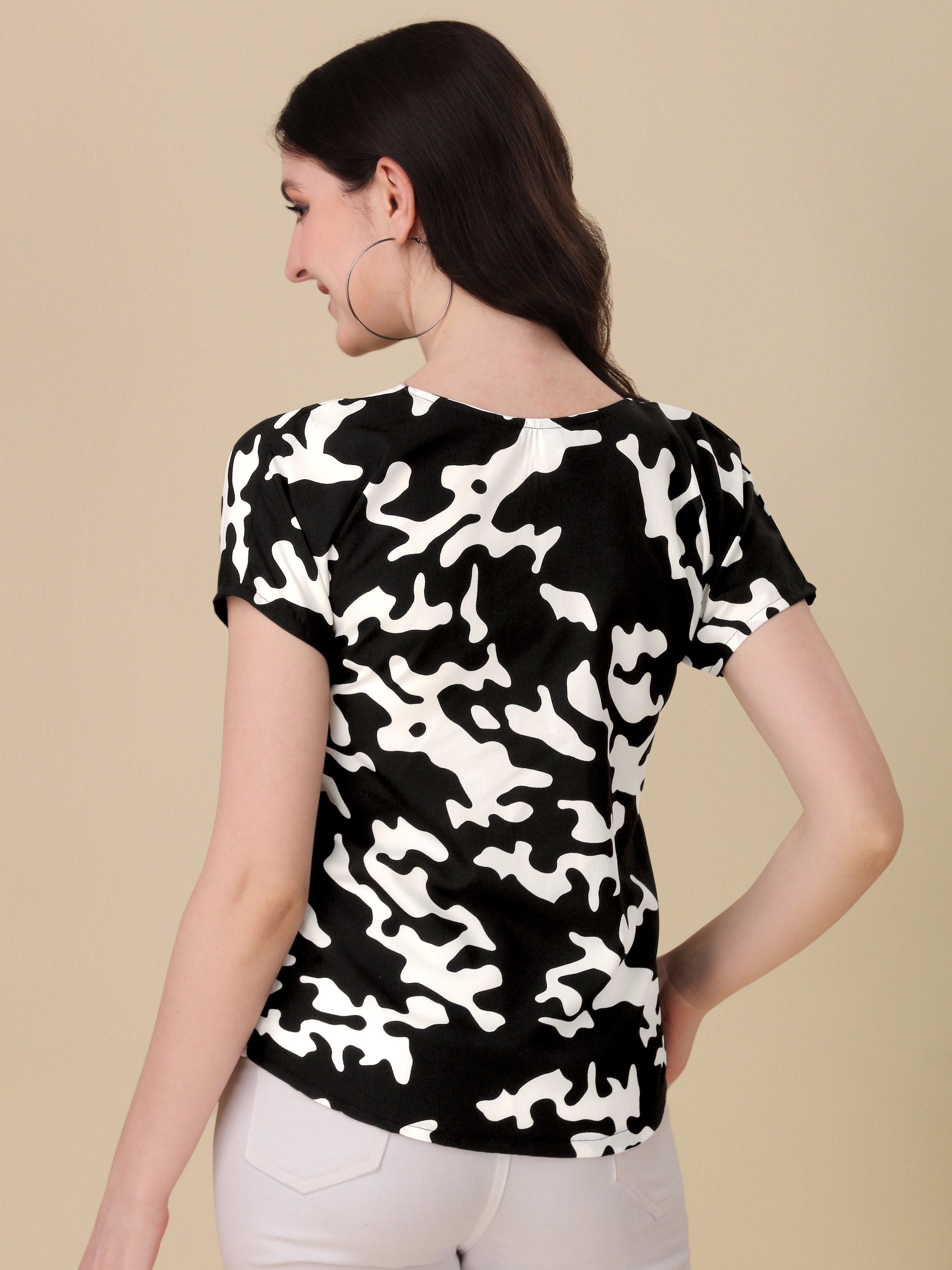 Regular Fit V-Neck Regular Sleeves Printed Women Top