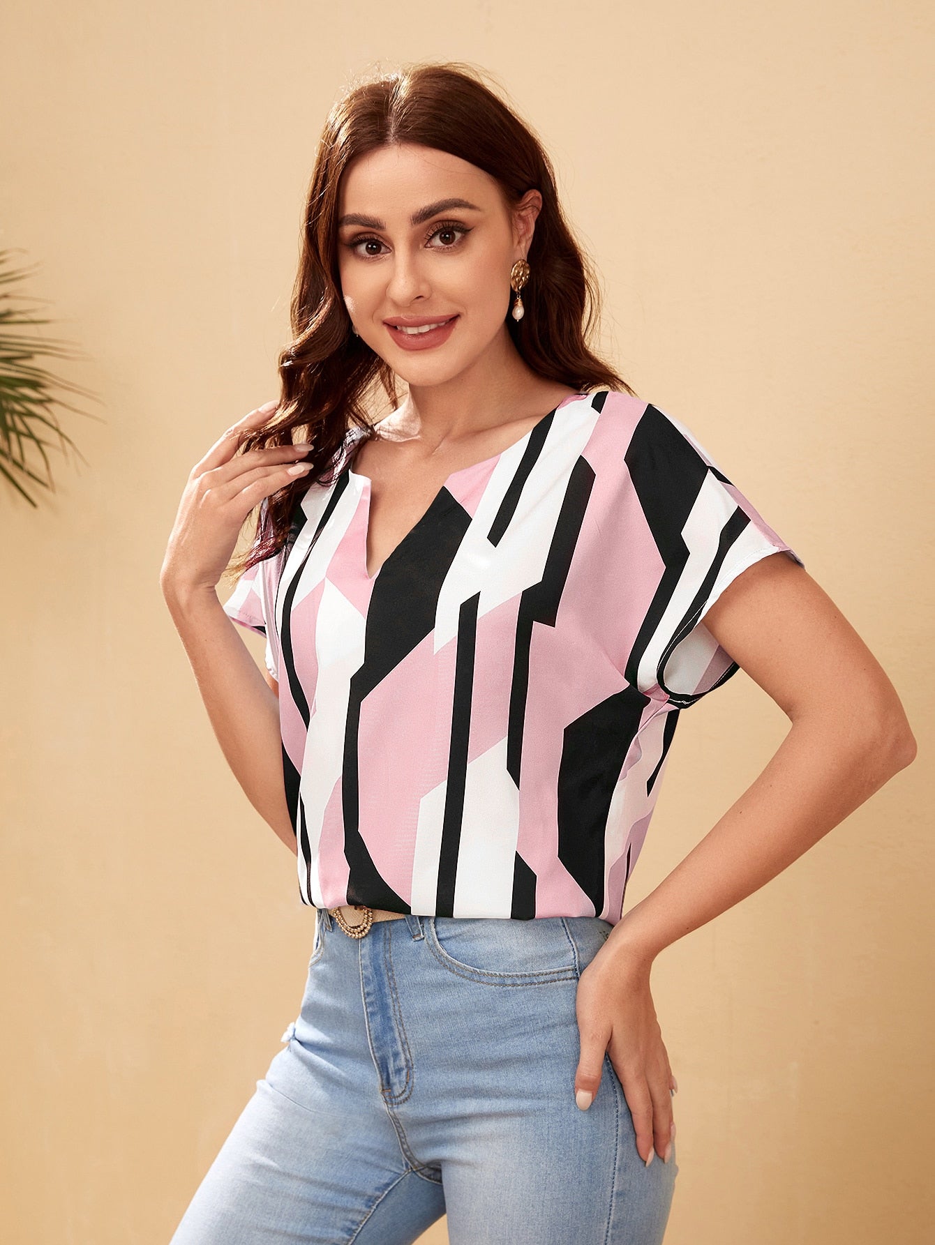 Regular Fit V-Neck Regular Sleeves Printed Women Top
