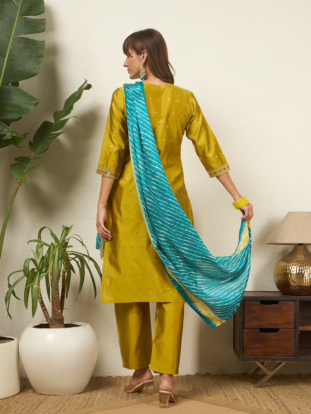 #color_Yellow