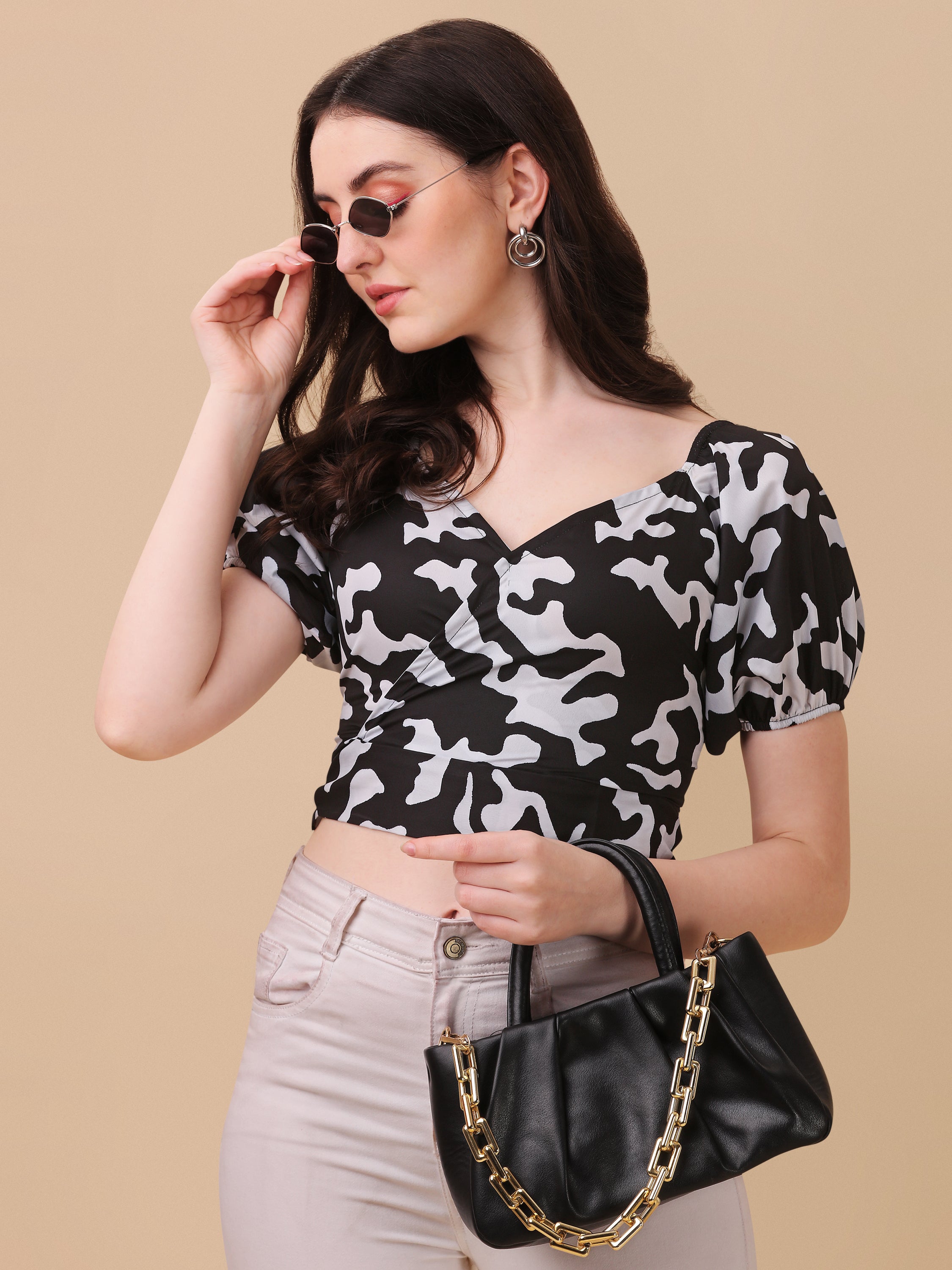 Casual Short Sleeve V-Neck Printed Women Crop Top