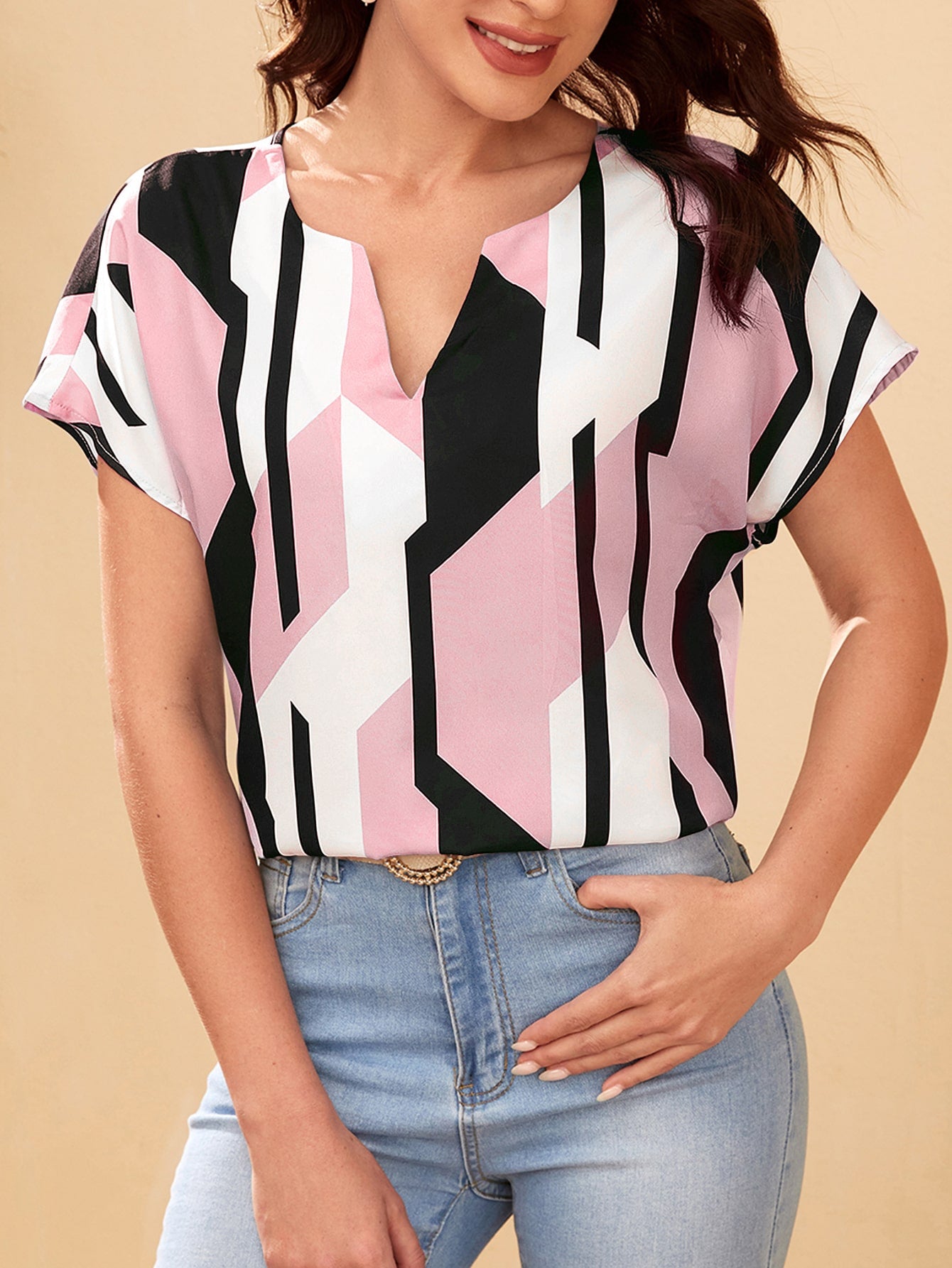 Regular Fit V-Neck  Regular Sleeves Printed Women Top