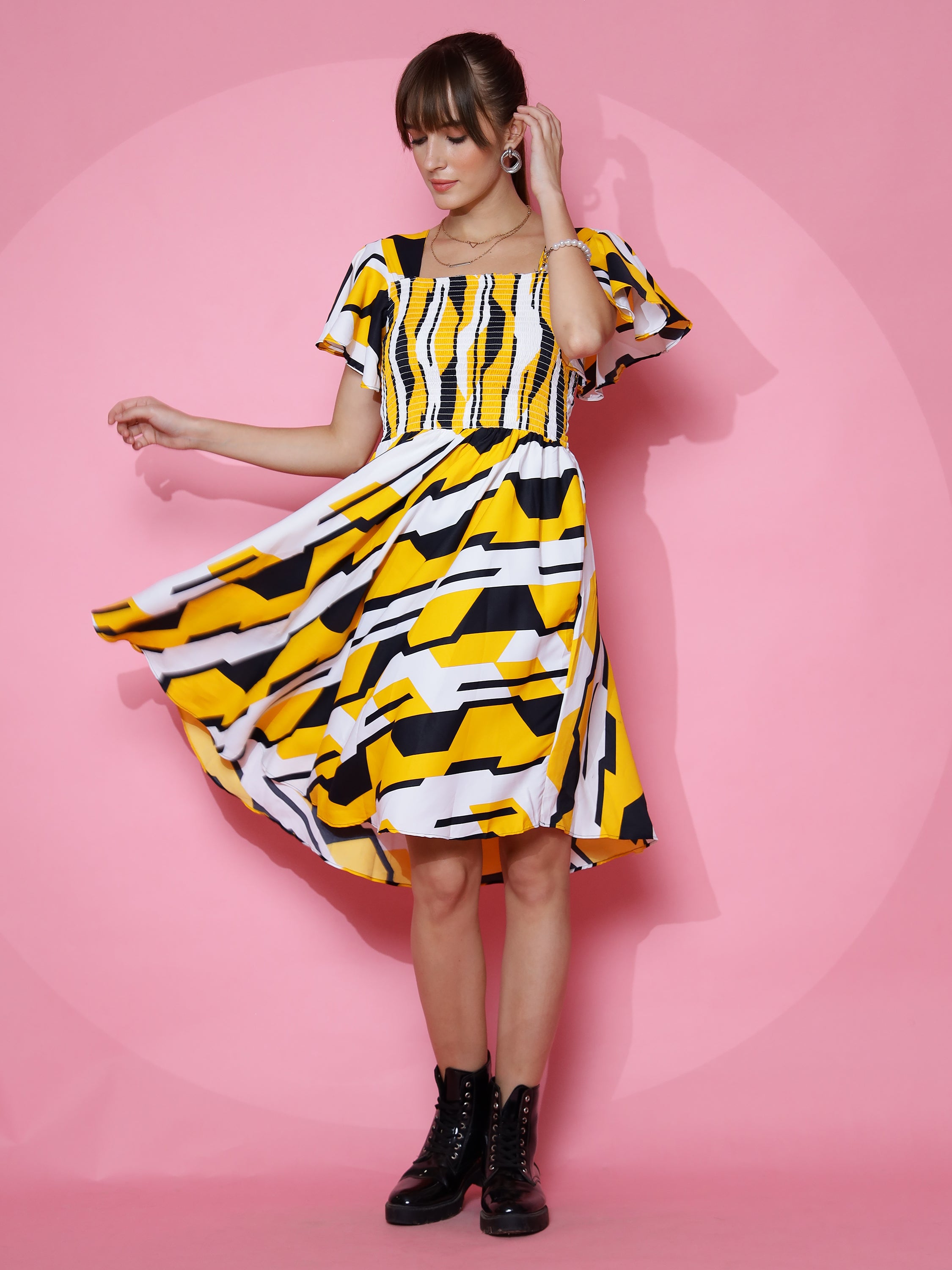 Woman Classic Yellow Geometric Print Fit and Flare Midi Dress