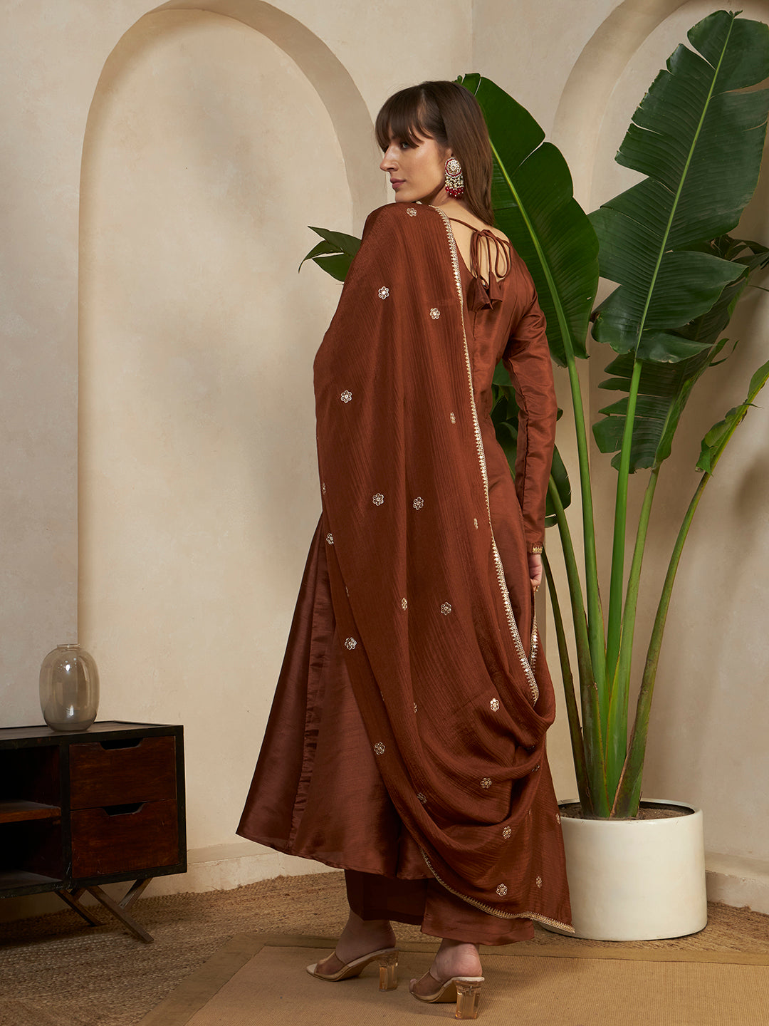 #color_Brown