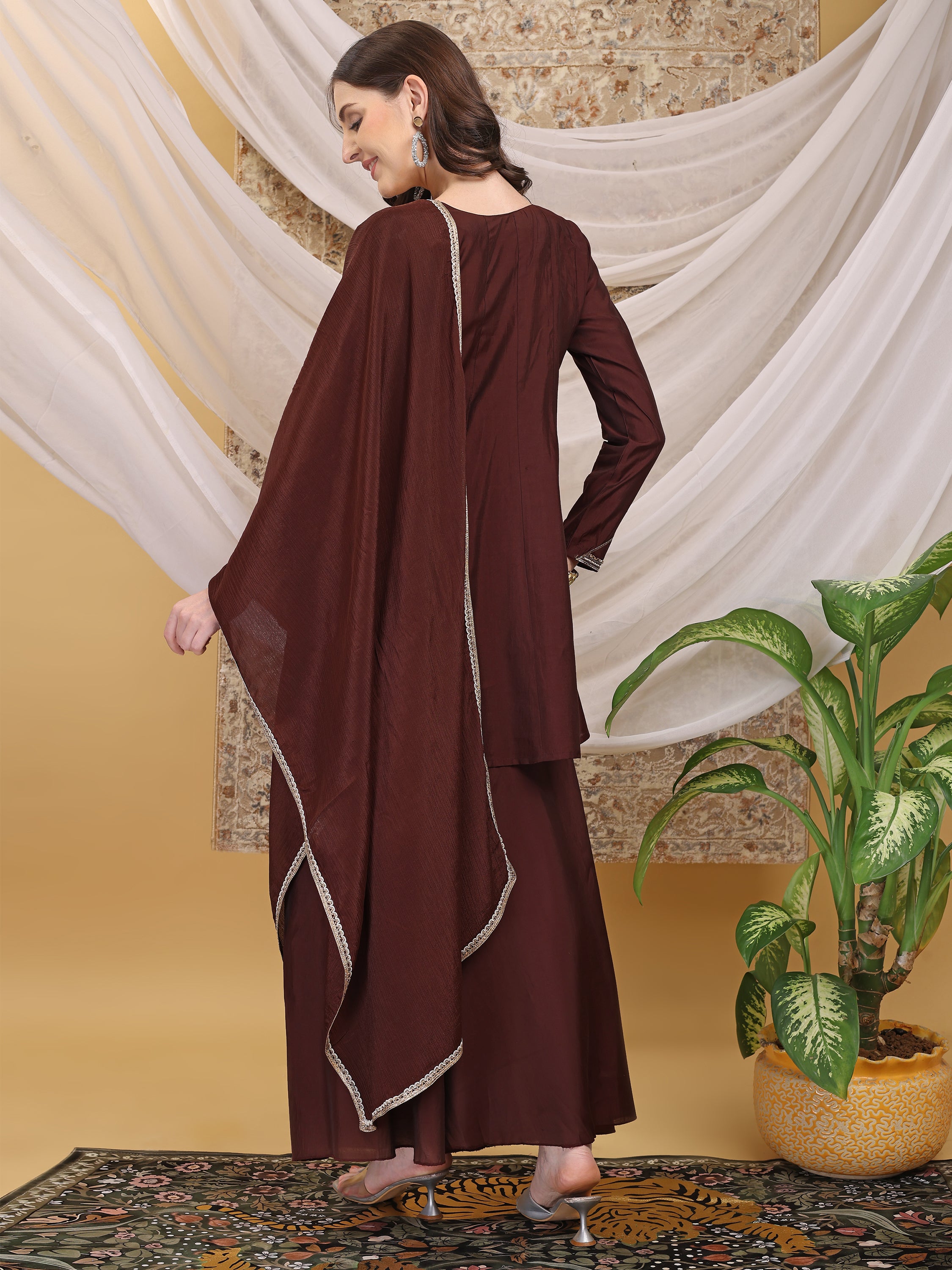 #color_Brown