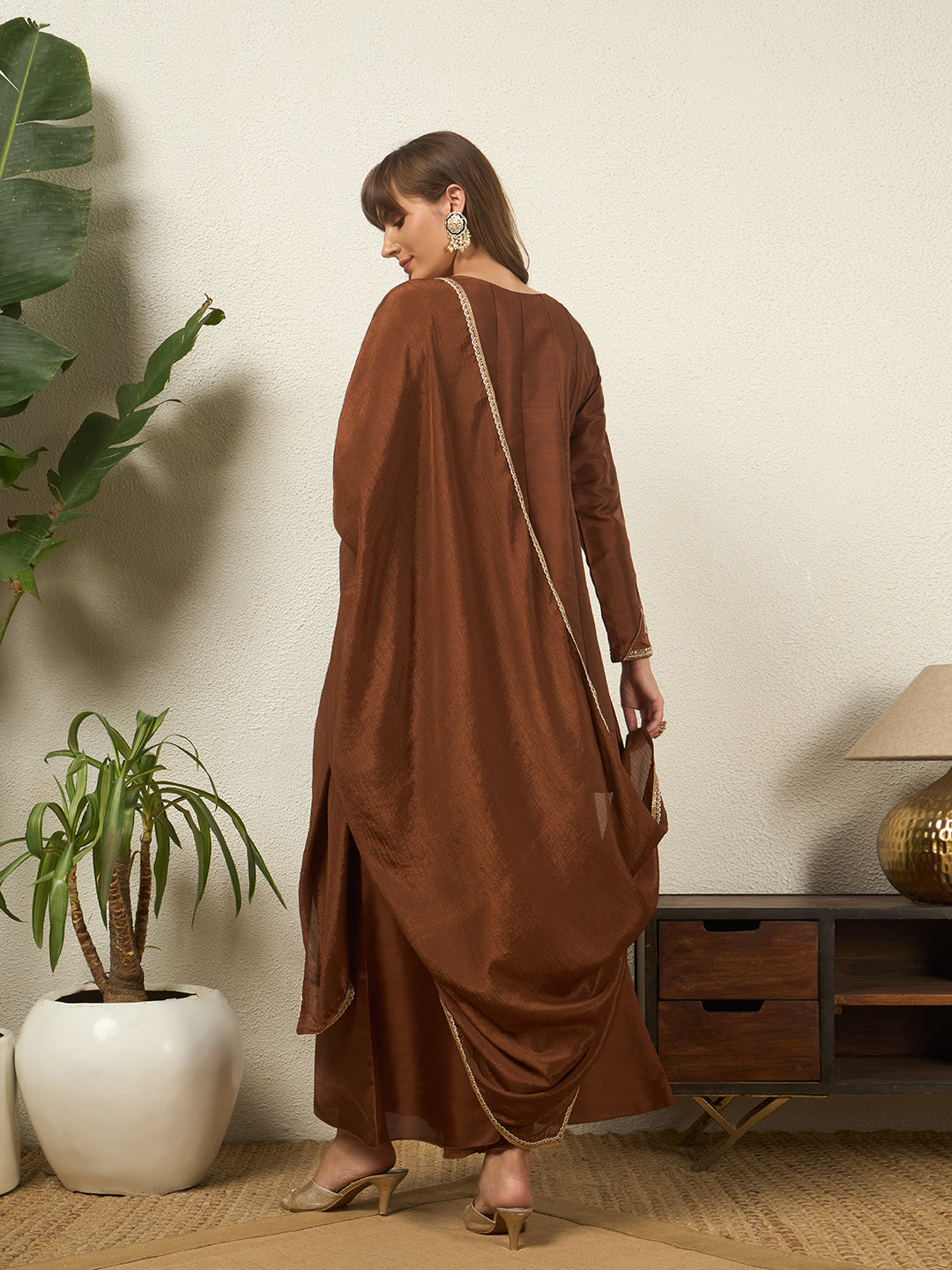 #color_Brown