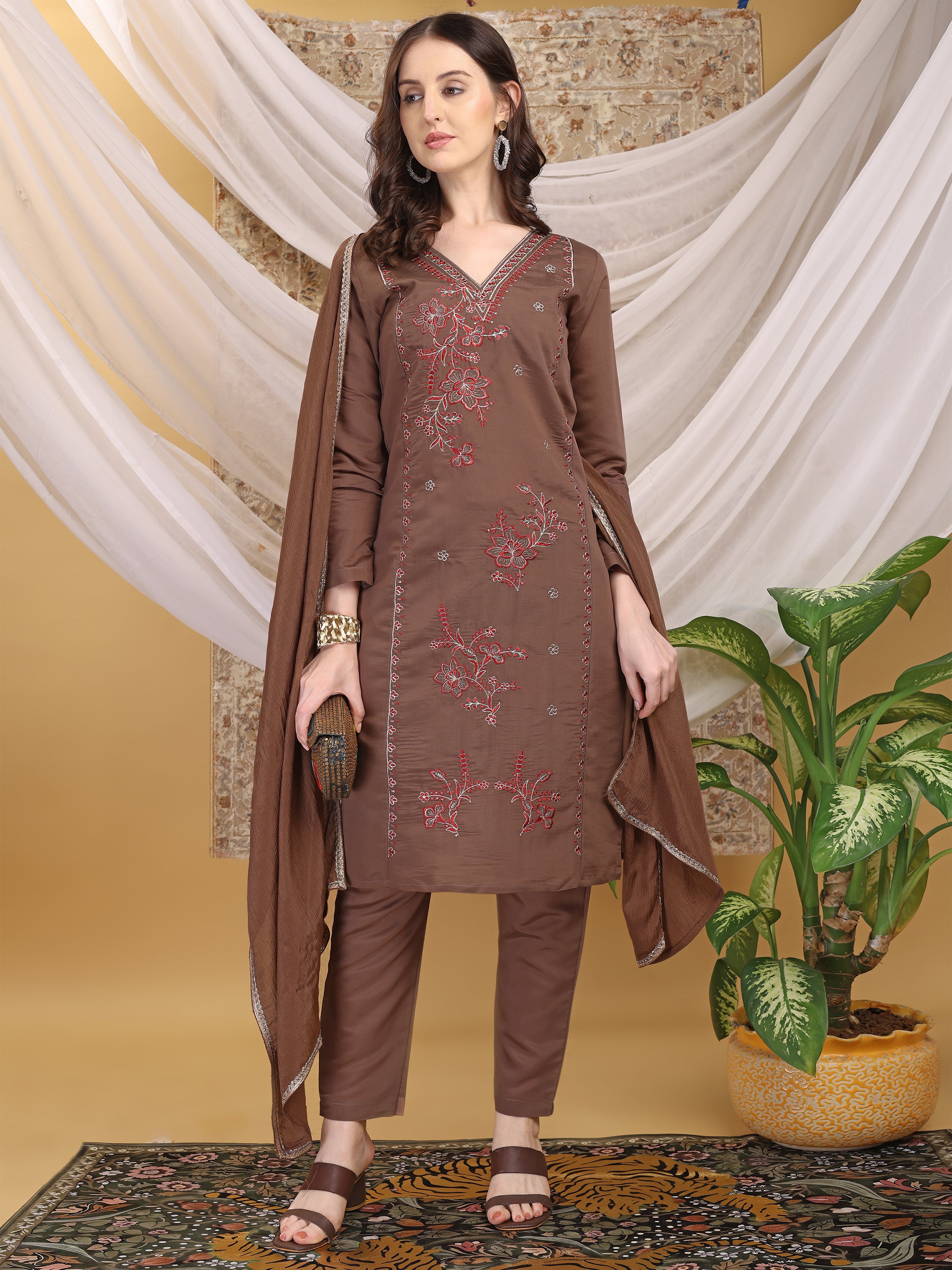 #color_Brown