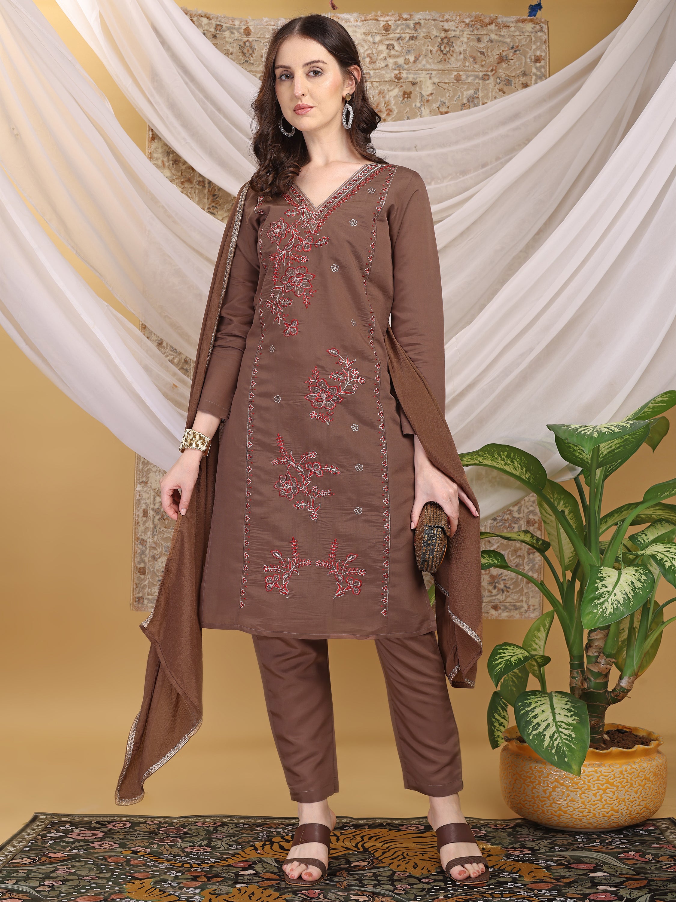 #color_Brown